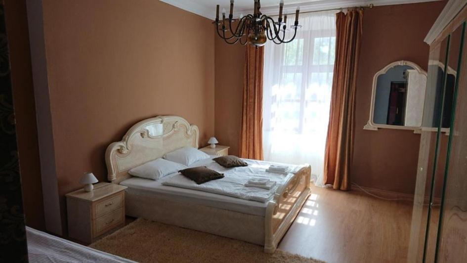 Korona Szálló Sárvár Exterior foto